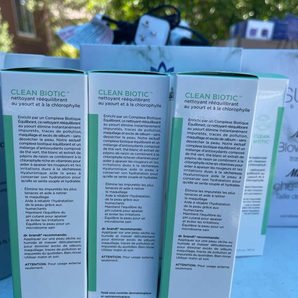 Dr. Brandt Clean Biotic - pH Balanced Yogurt Cleanser - Removes Dirt, Impurities - Picture 9 of 10